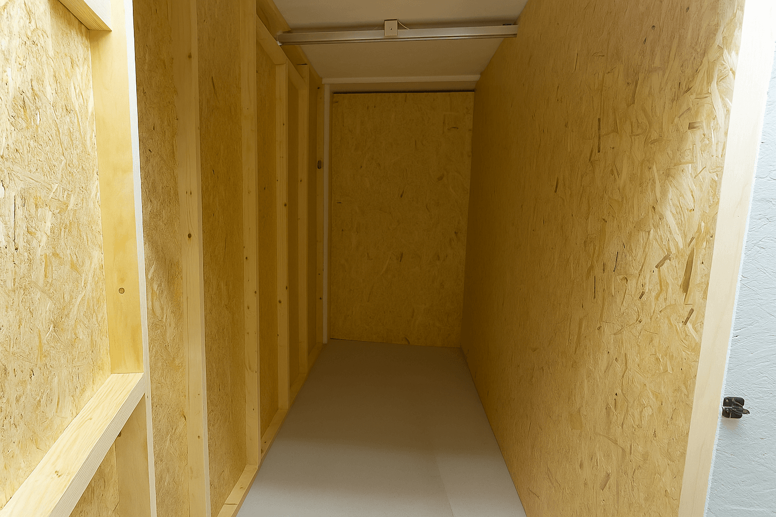 Kuva varaston sisäpuolelta